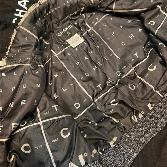 Chanel jacket - Picture 6 of 9